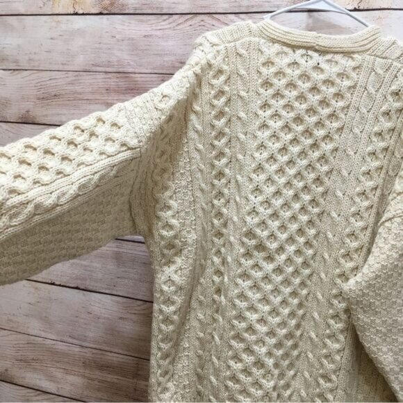 LATCHFORDS OF IRELAND CABLE KNIT OVERSIZED SLOUCHY SWEATER IN 100% WOOL - Picture 9 of 12